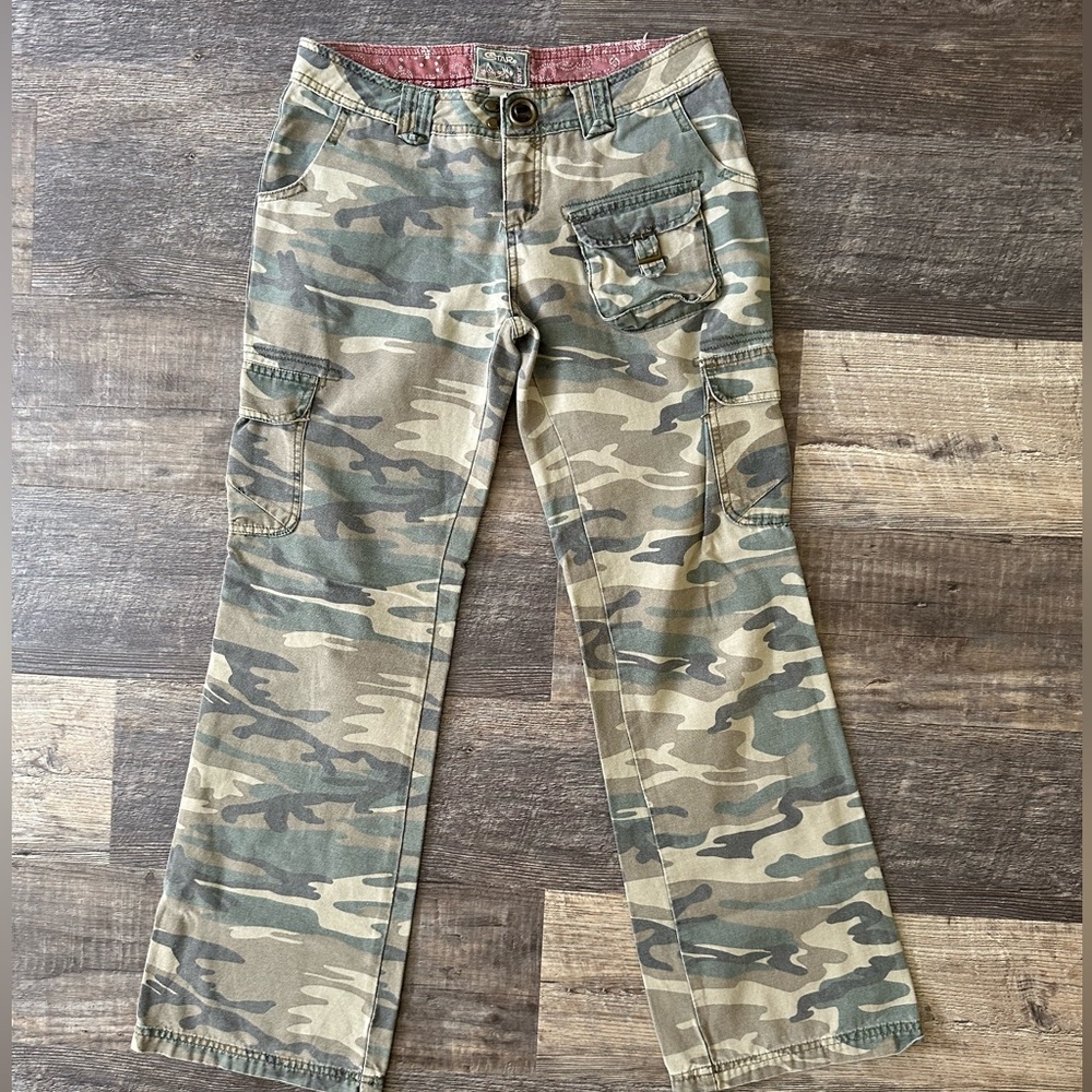90’s Baggy Camo Pants - Picture 3 of 15